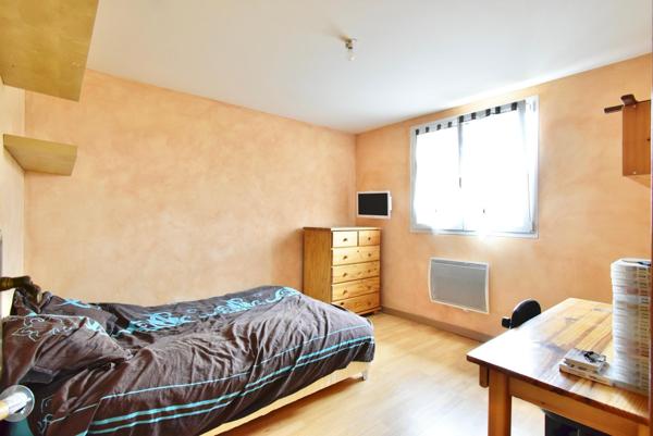 Maison contemporaine 4 chambres avec garage, proche Breval