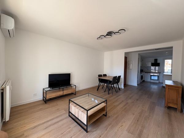 Refait à neuf TYPE 3 avec place de parkig et grande cave