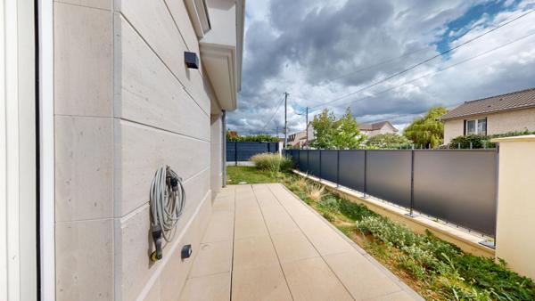 VILLEMOMBLE - Appartement T3 avec Jardin et Terrasses de 100m²