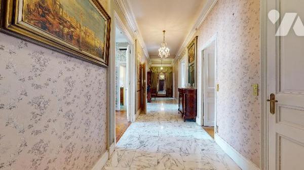 Carré d’Or / Bas Gambetta – Rare appartement de 205 m² au sein d’un Palais niçois de caractère.