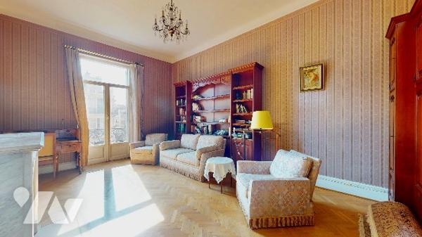 Carré d’Or / Bas Gambetta – Rare appartement de 205 m² au sein d’un Palais niçois de caractère.