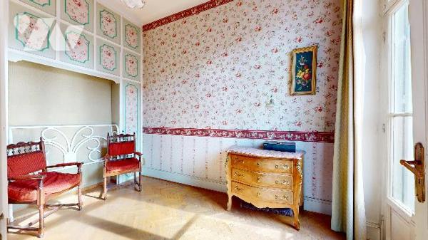 Carré d’Or / Bas Gambetta – Rare appartement de 205 m² au sein d’un Palais niçois de caractère.