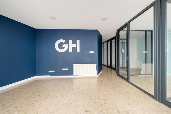 Local commercial 70 m² avec terrasse et cave