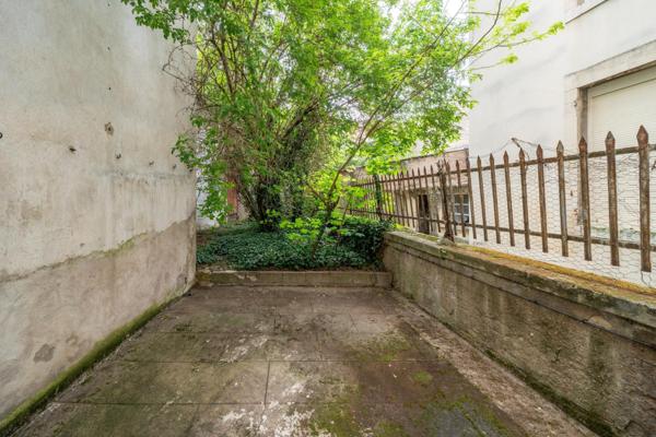 Local commercial 70 m² avec terrasse et cave