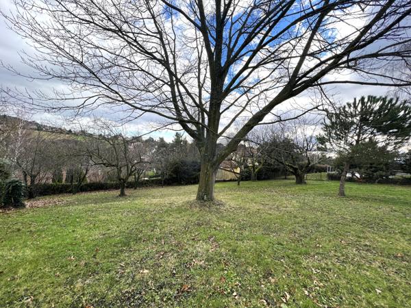 Beau terrain de 956 m2 avec vue