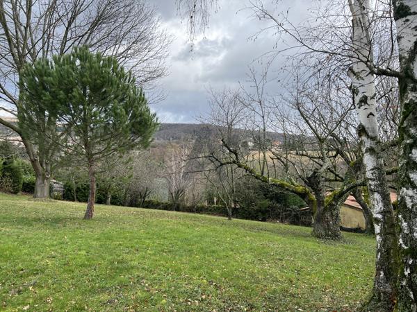 Beau terrain de 956 m2 avec vue
