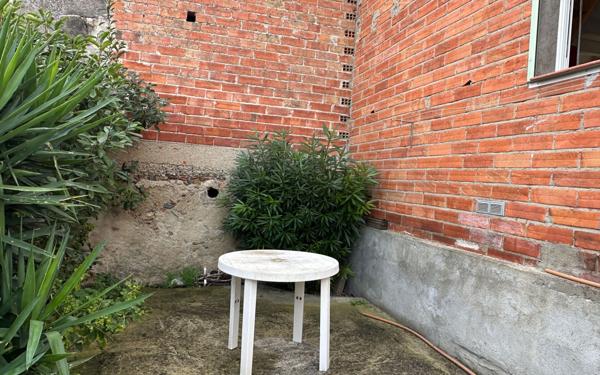 Maison à vendre    2 pièces •  Malviès