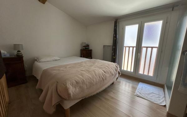 Maison à vendre    2 pièces •  Malviès