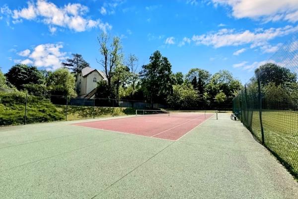 Appartement F2 en rez-de-chaussée avec cave et place de parking