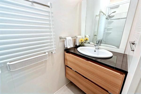 Appartement F2 en rez-de-chaussée avec cave et place de parking