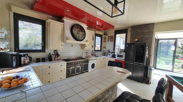 Maisons à vendre 9 pièces 241 m² sur terrain de 3000m²   (60)