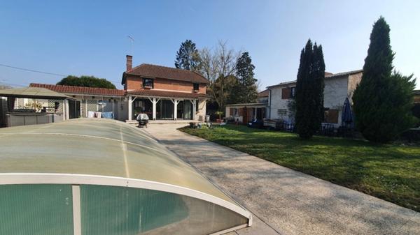 Maisons à vendre 9 pièces 241 m² sur terrain de 3000m²   (60)