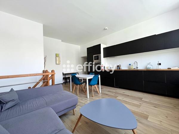Appartement
         3 pièces
        - 72 m² 318 000 € *