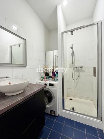 Appartement
         3 pièces
        - 72 m² 318 000 € *