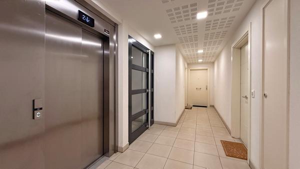 A VENDRE NICE OUEST - 3 PIÈCES AVEC VUE MER, TERRASSE ET PISCINE