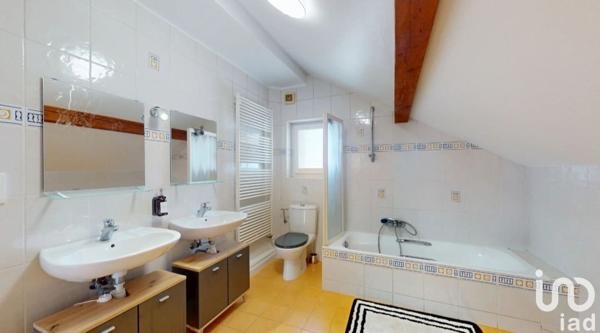 Maison à vendre 5 pièces 149 m² Saint-Julien-en-Genevois