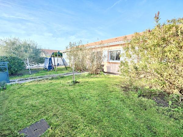 T6 de plain pied, au calme, garage. Très bon état.