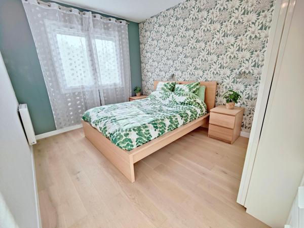 T6 de plain pied, au calme, garage. Très bon état.