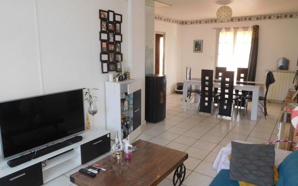 Maison à vendre    4 pièces •  Saint-Yrieix-la-Perche