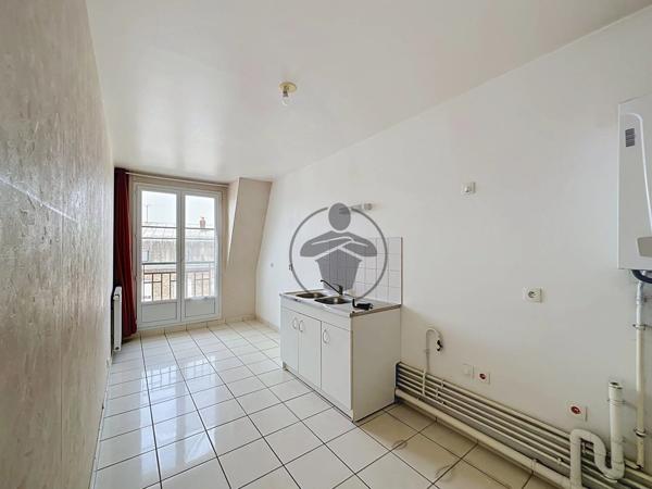 Vente                                                      Appartement
                        
                     3 pièces                      76 m2                     à Saint-Quentin