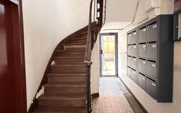 Appartement à vendre    2 pièces • 28 m2 Saint-Denis