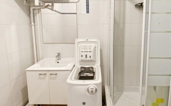 Appartement à vendre    2 pièces • 28 m2 Saint-Denis