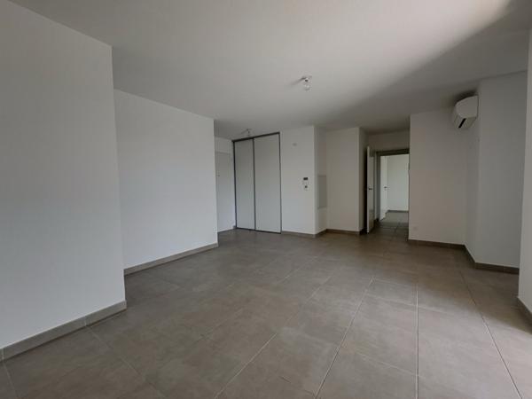 Mandelieu-la-Napoule (06210) Mandelieu, Quartier Cottage, résidence de 8 appartements de 2023, T4 en duplex dernier étage 2 grandes terrass