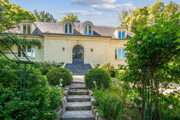 Vente Maison de luxe Rueil-Malmaison 12 Pièces 486 m²