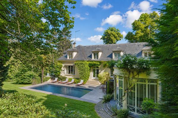 Vente Maison de luxe Rueil-Malmaison 12 Pièces 486 m²
