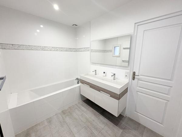 Maison Sains en Amiénois 6 pièce(s) 143 m2