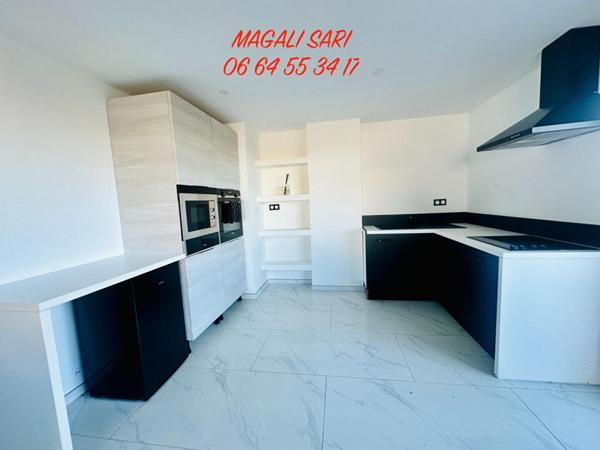 Villa Salindres 8 pièce(s) 185 m2 + Piscine  Pool House