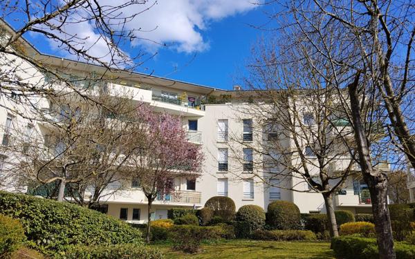 Appartement à louer    3 pièces •  Massy