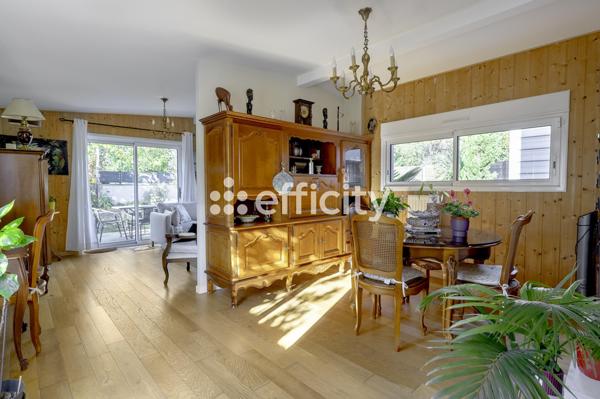 Maison 7 pièces - 223 m²