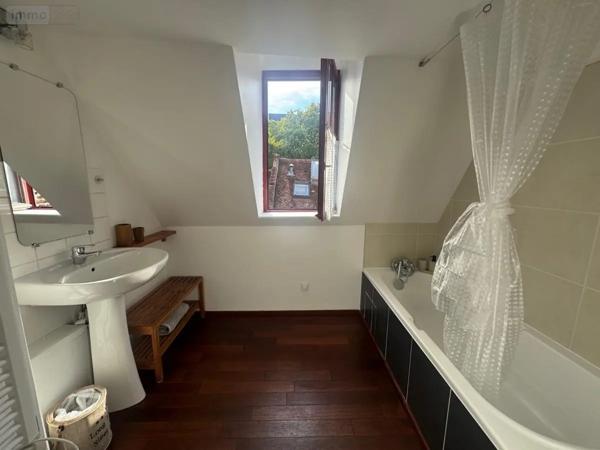 Location - Appartement Lille 59000 2 pièces 49 m 2
