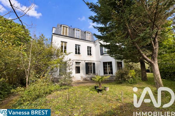 Maison à vendre 10 pièces 225 m² Saint-Maur-des-Fossés