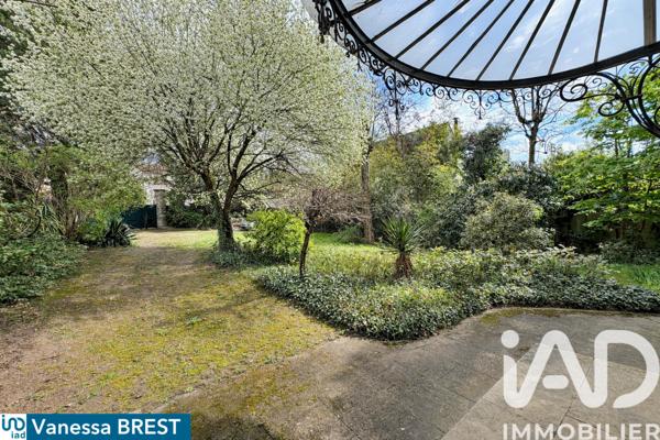 Maison à vendre 10 pièces 225 m² Saint-Maur-des-Fossés
