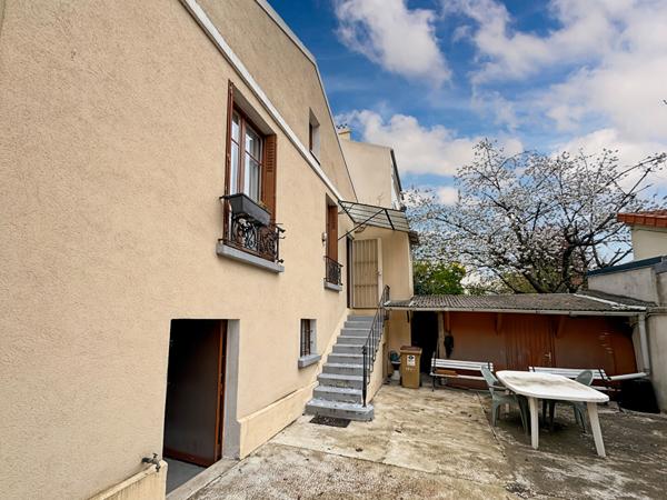 Boissière Hôpital Maison de 2/3 pièces avec garage, atelier et grand jardin