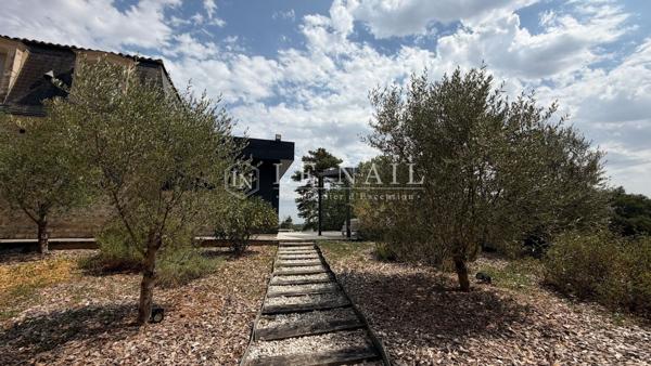 Propriété du XIXe siècle dans un cadre boisé proche de Poitiers