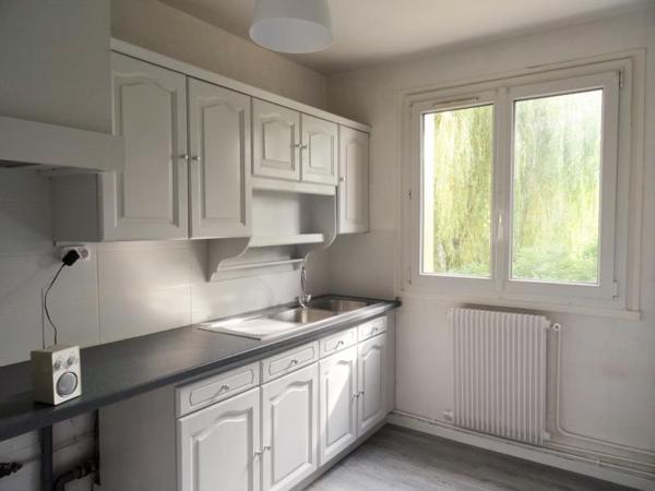 Appartement 3 pièces de 60 m² à louer à Viry-Chatillon (91170).