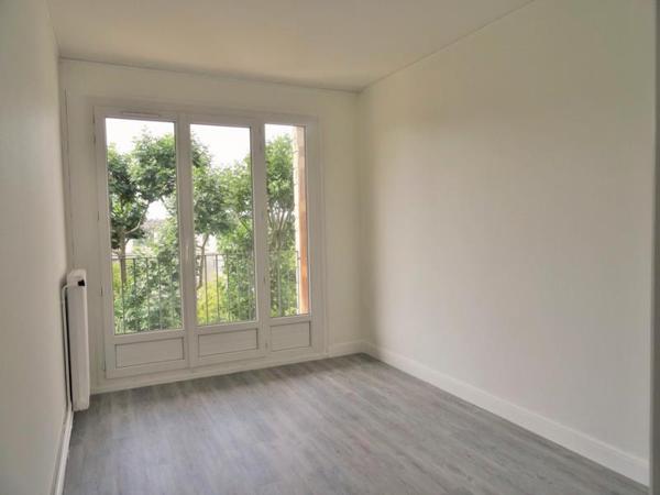 Appartement 3 pièces de 60 m² à louer à Viry-Chatillon (91170).