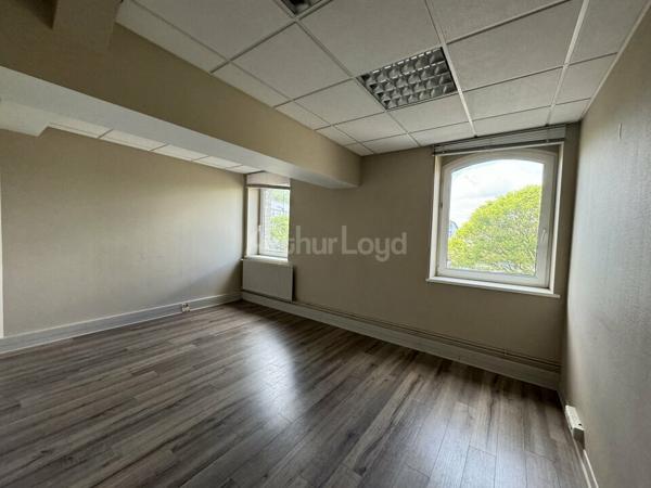 BUREAUX à VENDRE de 219 m²