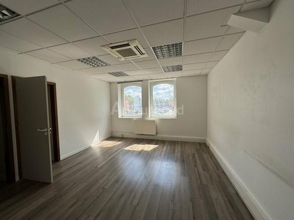 BUREAUX à VENDRE de 219 m²