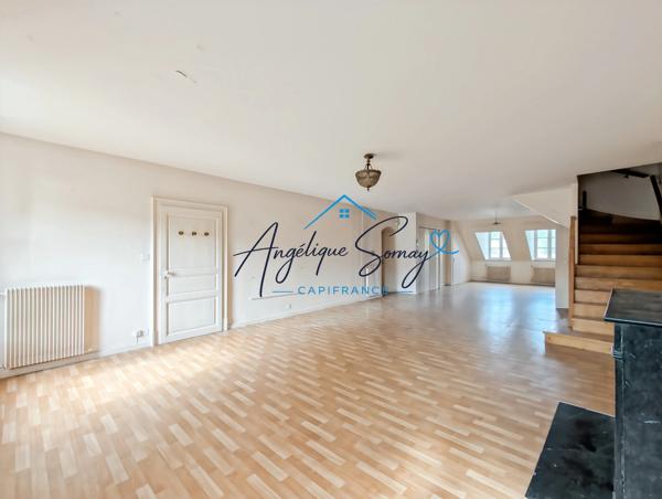 Appartement à rénover au cœur de Lons-le-Saunier – 164,83 m² pour donner vie à vos idées