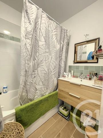 Appartement à vendre  3 pièces - 64,83 m 2   REIMS  - 51
