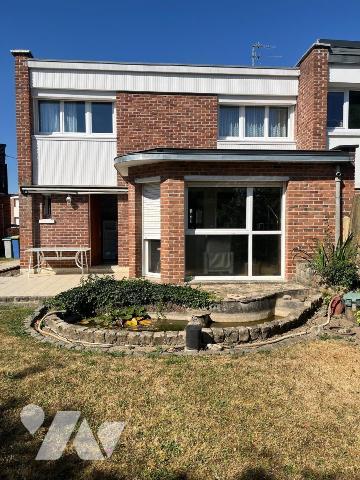 Maison avec 4 chambres, garage, jardin