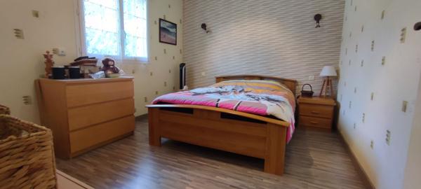 La Loye 6 pièce(s) 140 m2 , plain-pied, terrain de 3940 m² , piscine, sauna...