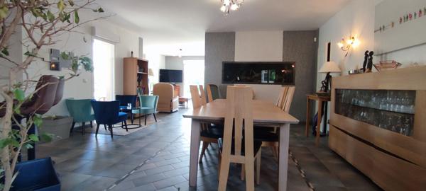 La Loye 6 pièce(s) 140 m2 , plain-pied, terrain de 3940 m² , piscine, sauna...