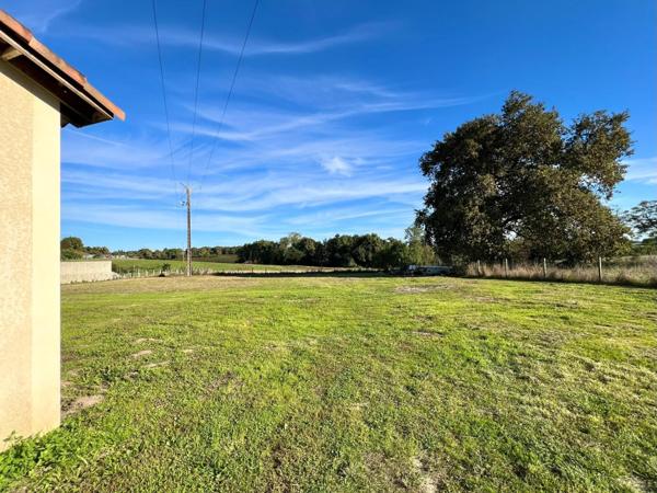 MAISON CONTEMPORAINE AVEC TRAVAUX SUR GRAND TERRAIN