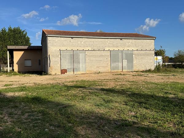 MAISON de 91 m2+ HANGAR de 188 m2 à CROUTELLE