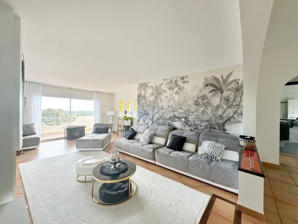 Magnifique Propriété Vue sur le Bassin de Thau à Poussan !